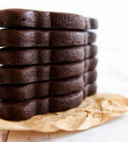 Black_cocoa_cut_out_cookies_700-6